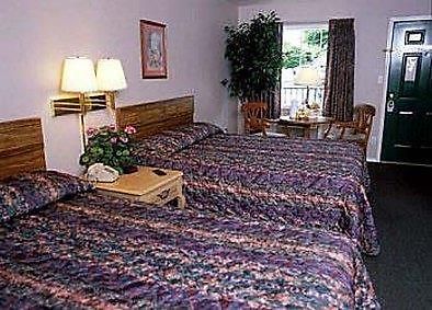 Surrey Inn Μπράνσον Δωμάτιο φωτογραφία